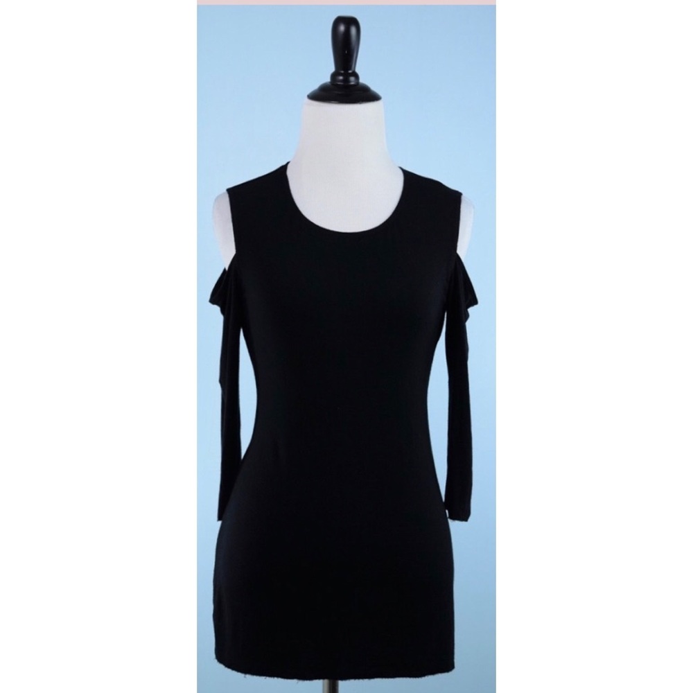 BAILEY 44 Black cold shoulder top Medium